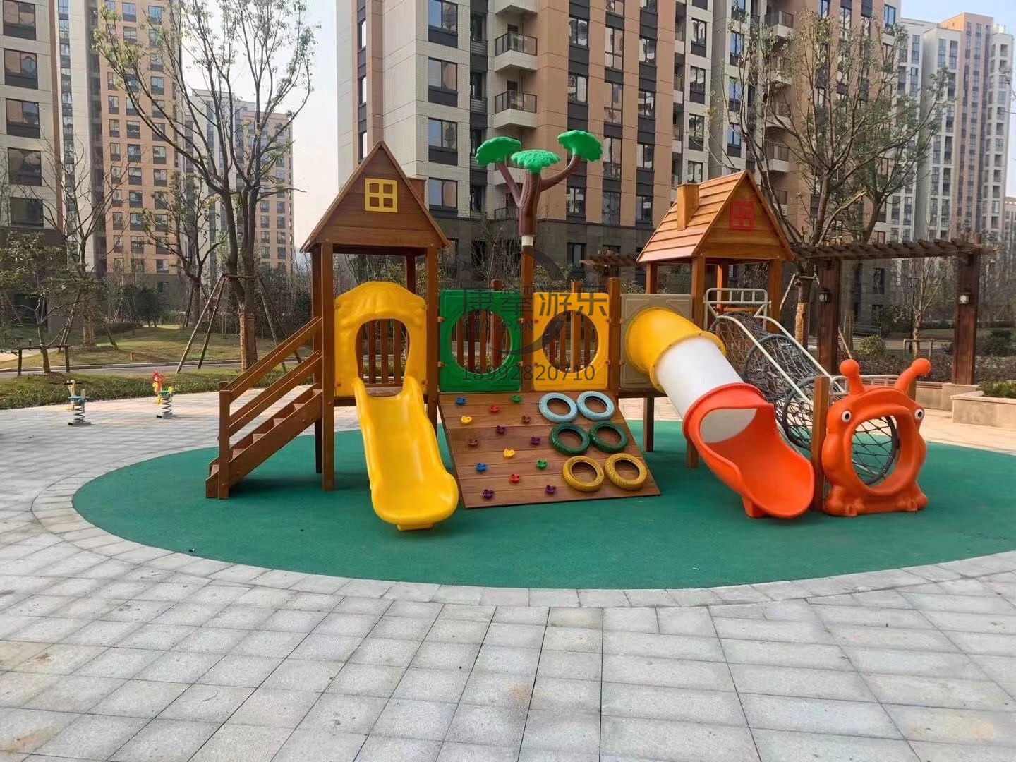 實(shí)木滑梯