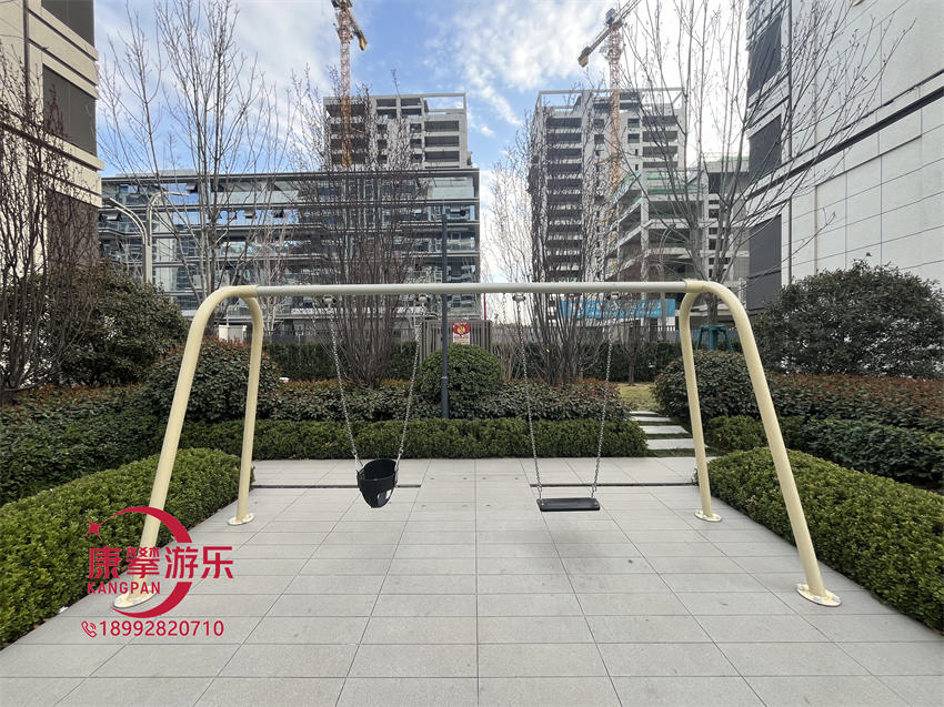 游樂(lè)設(shè)施秋千