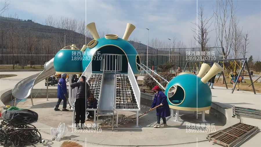 寶雞千陽(yáng)縣公園多頭怪 寶雞千陽(yáng)縣公園多頭怪