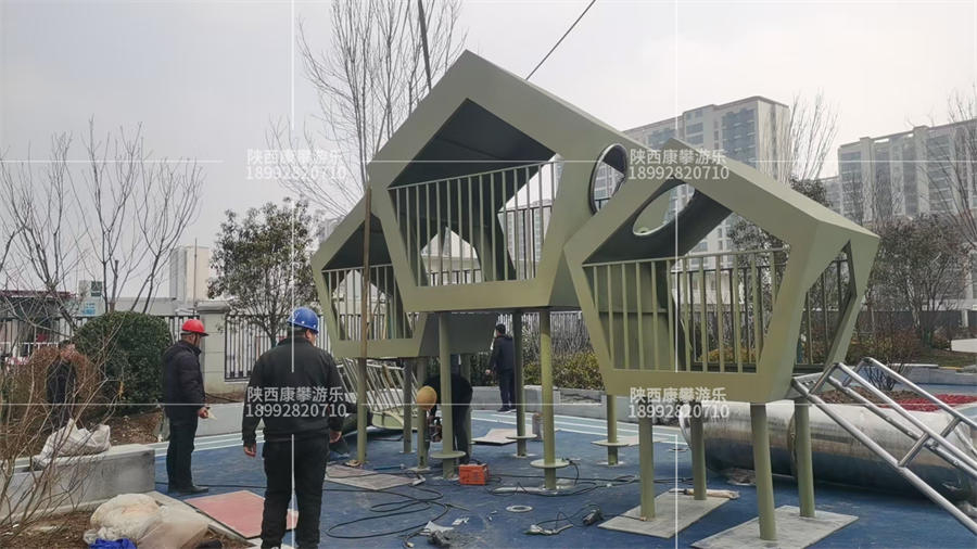 長(zhǎng)頸鹿滑梯 長(zhǎng)頸鹿滑梯